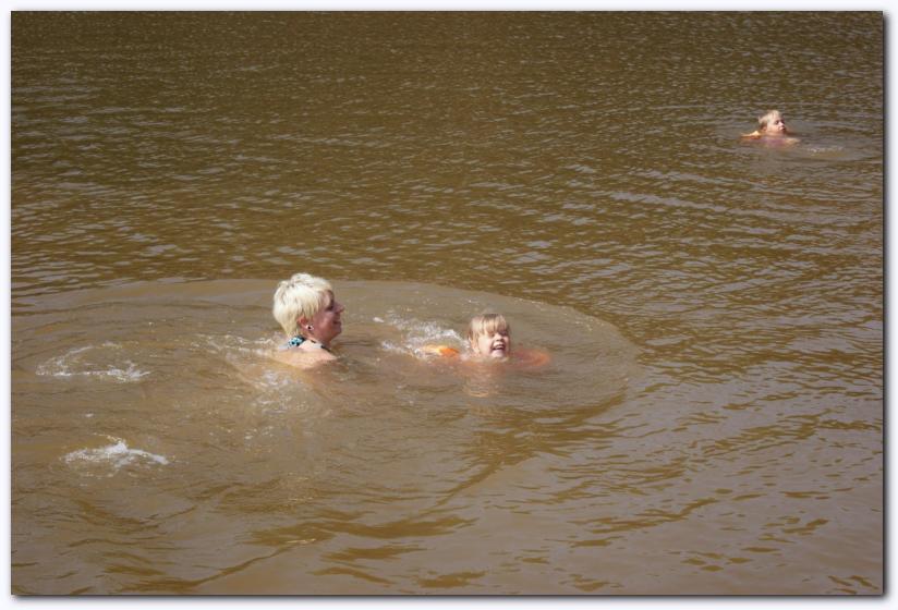 802x537 pixels (68K)